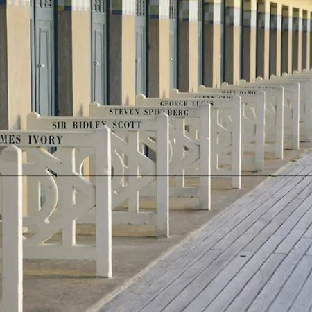 Fabuleux 2/3 Pieces Refait A Neuf * ドーヴィル